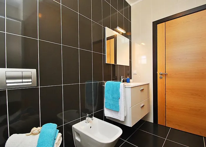 Caracas 1 By Algarve Vacation